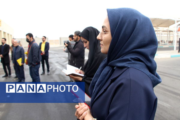 بازدید خبرنگاران از ایستگاهای اتوبوس شهری و حمل‌ونقل یزد