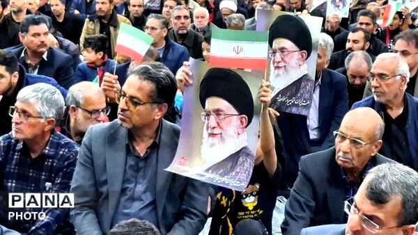 مراسم وداع با شهید پاسدار محمد صادق نظافتی در کاشمر