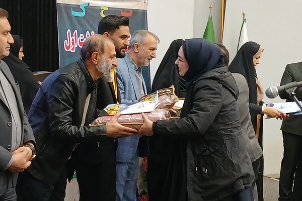 همایش معماران خشت اول در کهریزک؛ بزرگداشت معلمان پایه اول ابتدایی