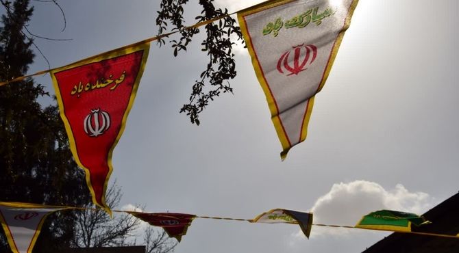 نواختن زنگ انقلاب در مدرسه شاهد شهید کلانتری 