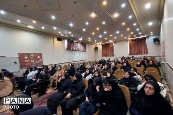  همایش‌های هدایت تحصیلی با محوریت معرفی هنرستان‌های فنی و کاردانش در ناحیه یک شهرری