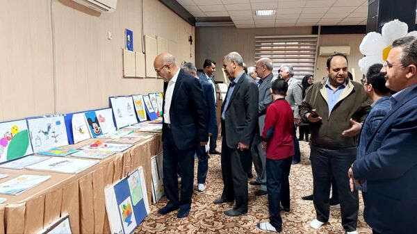 افتتاح نمایشگاه هنری دانش‌آموزی در دبستان دوره دوم سلیمانی