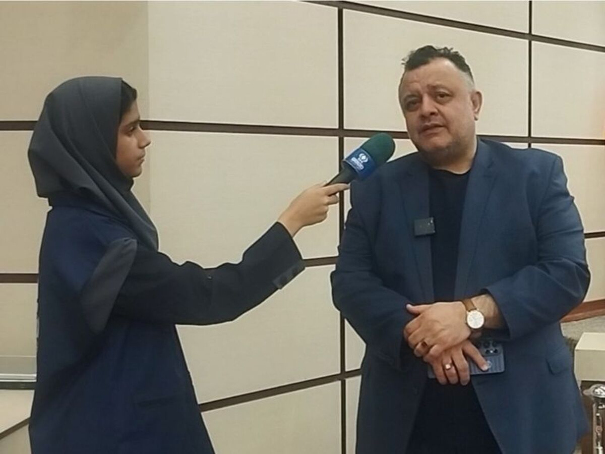 معلم باید با دانش خود ارتباط قلبی با دانش آموزان برقرار کند 