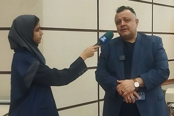 معلم باید با دانش خود ارتباط قلبی با دانش‌آموزان برقرار کند 