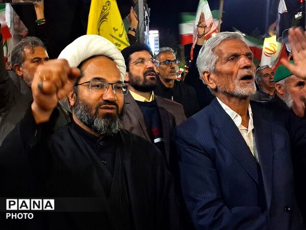 سی و سومین شب از انقلاب با شکوه مردم کاشمر