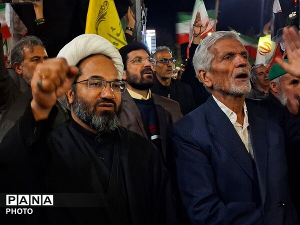 سی و سومین شب از انقلاب با شکوه مردم کاشمر