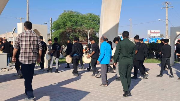 تشییع باشکوه شهید گمنام با بدرقه پرشور دانش‌آموزان