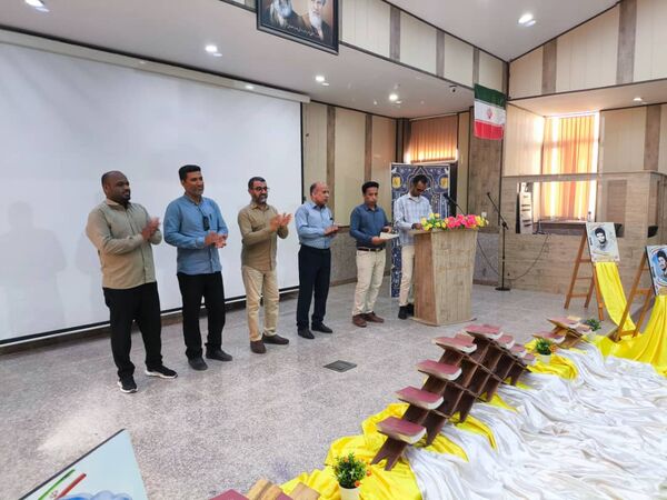 اعزام دانش‌‌آموزان سندرک به مسابقات استانی قرآن، عترت و نماز