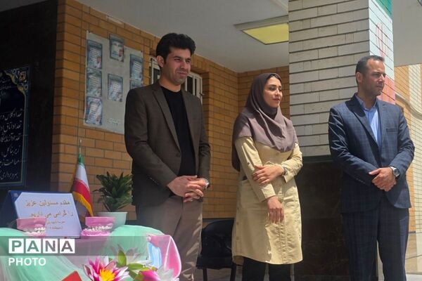 تقدیر از سفیران فعال مدرسه بنی  هاشمی رباط‌کریم