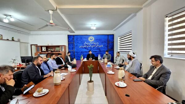 جلسه هم‌اندیشی رئیس سازمان دانش‌آموزی استان با مدیران مدرسه
