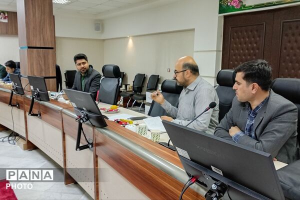 نشست هم‌اندیشی کارشناسان مسئول اداره فنکار با معاون آموزش متوسطه اداره‌کل آموزش و پرورش خراسان شمالی