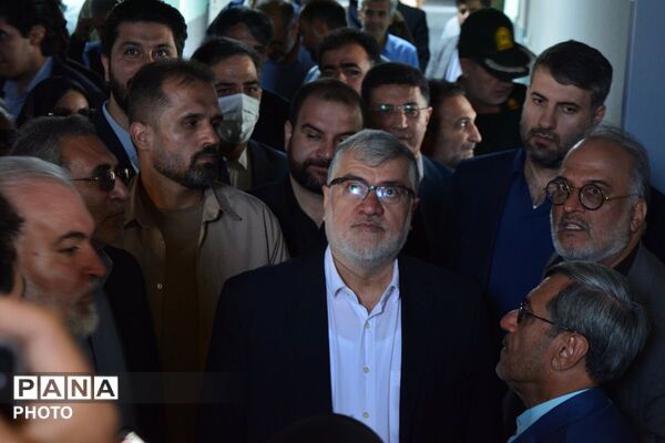 بازدید استاندار تهران از دبیرستان تمام هوشمند «شهید ابراهیم رئیسی» بهارستان دو