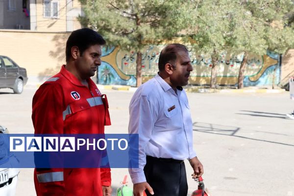 آموزش رایگان اطفای حریق برای ۹۹ دانش‌آموز ماهدشت کرج