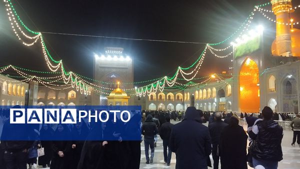 حرم مطهر امام رضا (ع) در شب مبعث رسول خدا
