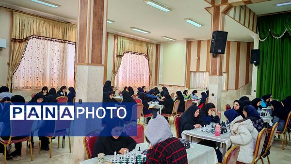 مسابقات ورزشی شطرنج دانش آموزان دوره دوم