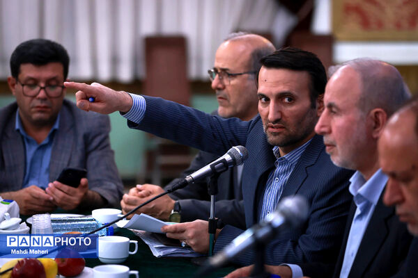نشست صمیمی وزیر آموزش و پرورش با اعضای فراکسیون فرهنگیان