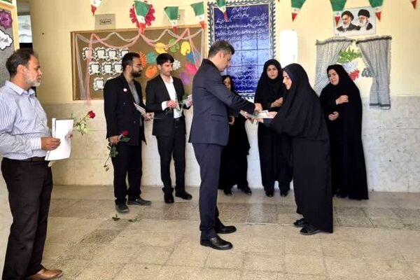 مراسم سپاس معلم در مدرسه فاطمه الزهرا(س) بخ 
