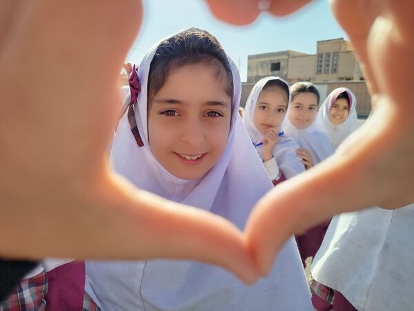 صبحگاه شاد مدارس دخترانه استان اصفهان در قالب طرح «نوجوان شاد ایرانی (نشا)»