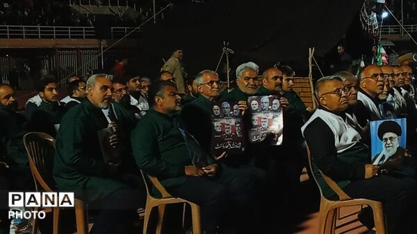 نوای همبستگی در ورزشگاه شهید باهنر کرمان