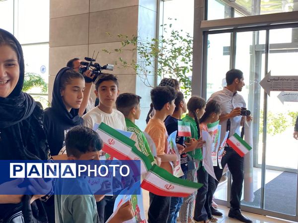 بازگشت میثم حاج بابایی قهرمان پارالمپیک به سرزمین مادری