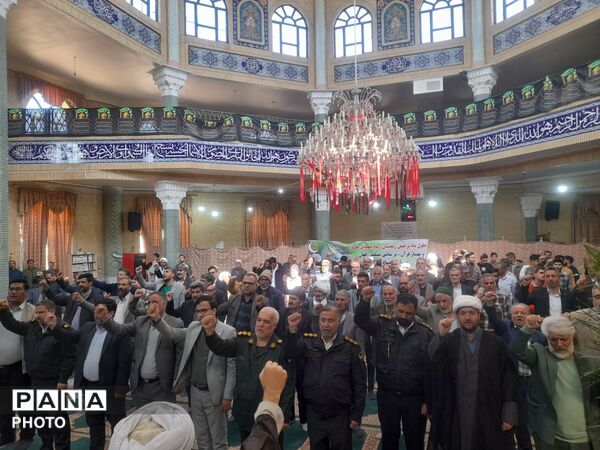 غبارروبی و عطرافشانی مزار شهدای شهر باخرز