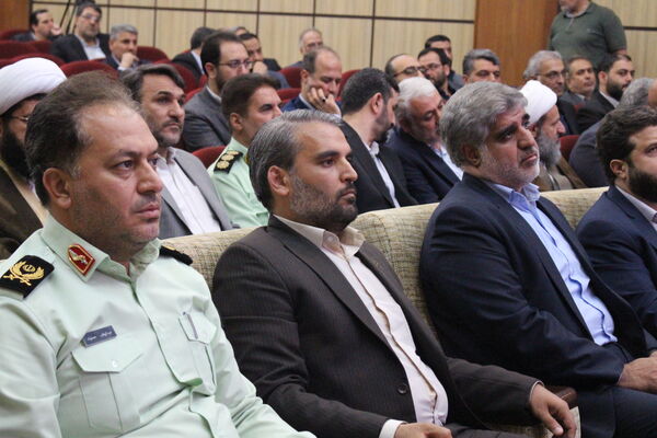 جلسه شورای اداری استان تهران با حضور وزیر کشور به‌مناسبت هفته معلم