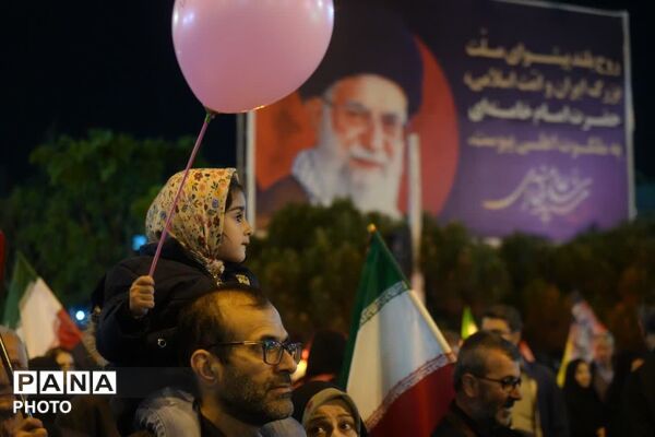 اقتدار و آمادگی دختران البرزی در رژه «جان فدای البرزی» پاسخی به هجمه‌ها در دهه کرامت