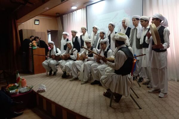 رقابتی از رنگ فرهنگ و هنر؛  هنرنمایی دانش‌آموزان در دیار شیخ جام