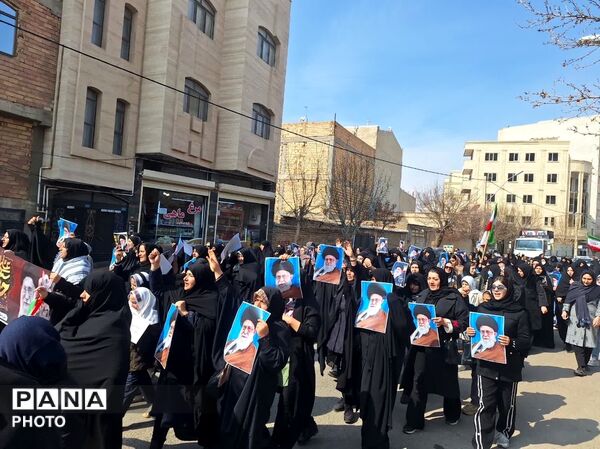 ملت بیدار و آگاه صوفیان در سوگ رهبر شهید 