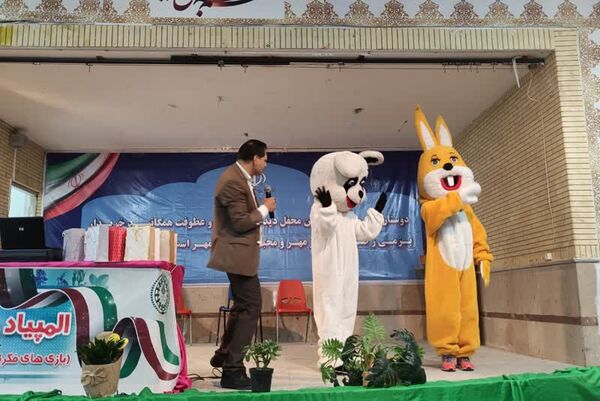 تجلیل از  دانش‌آموزان برگزیده جشنواره‌های فرهنگی هنری، المپیاد رویش و خبرنگاران پانا زرقان