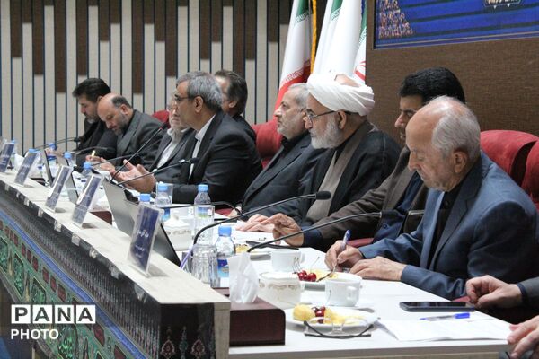 جلسه شورای آموزش‌وپرورش استان خراسان‌رضوی با حضور وزیر آموزش و پرورش