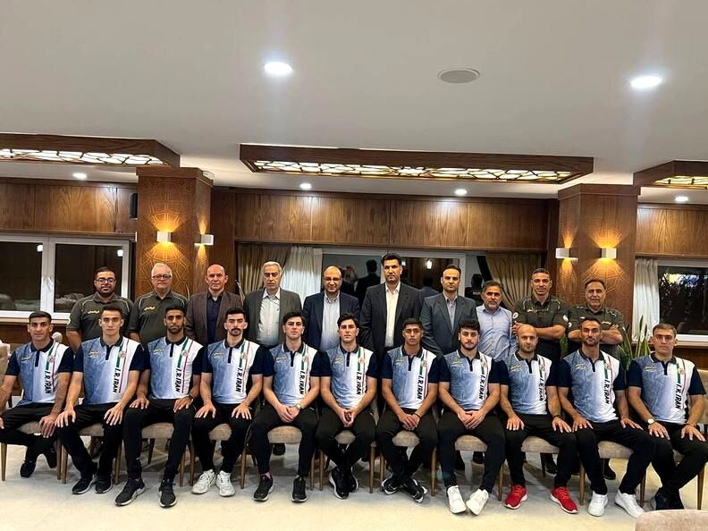 هندبالیست‌های ایران در ساحل عمان دست به توپ می‌شوند