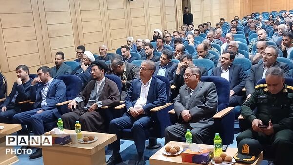 مراسم تودیع و معارفه فرماندار شهرستان تویسرکان، گامی نو در خدمت‌رسانی به مردم