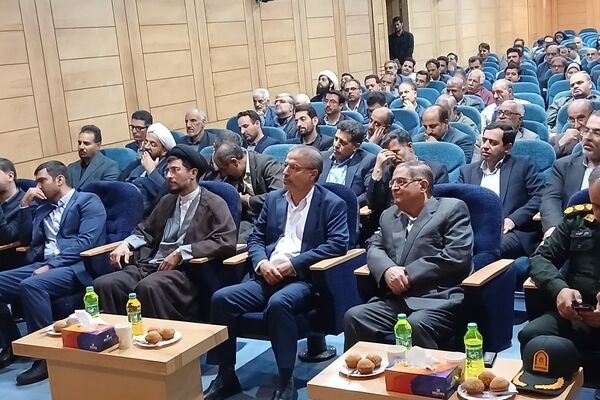 مراسم تودیع و معارفه فرماندار شهرستان تویسرکان، گامی نو در خدمت‌رسانی به مردم