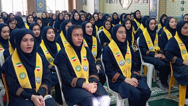  آیین باشکوه زنگ انقلاب در دبیرستان شهید بهشتی