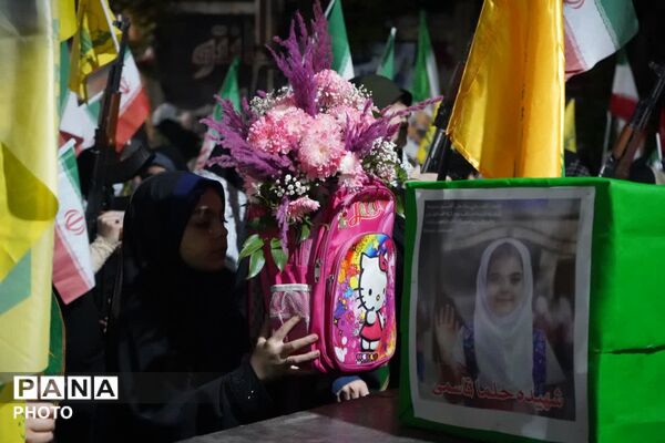 تجلیل از دخترانِ شهدا و یادآوری فداکاری دختران میناب در شب‌های لاله نظرآباد