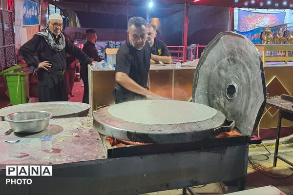میلیون‌ها عاشق در مسیر کربلا
