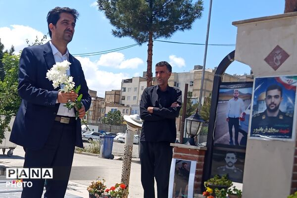 غبارروبی مزار شهدای آستان مقدس امام زاده‌حسن نسیم‌شهر