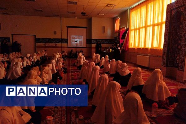 افتتاح کتاب «از ایرانمان دفاع کنیم» در دبستان ۲۲ بهمن با حضور مادر شهید عرشیان افشارمند