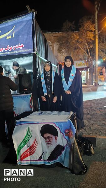 برپایی موکب سازمان دانش‌آموزی در حاشیه اجتماعات جنگ رمضان در همدان