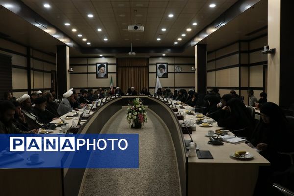نشست هم‌اندیشی کانون‌های فرهنگی هنری مساجد با حضور معاون فرهنگی اجتماعی استاندار 