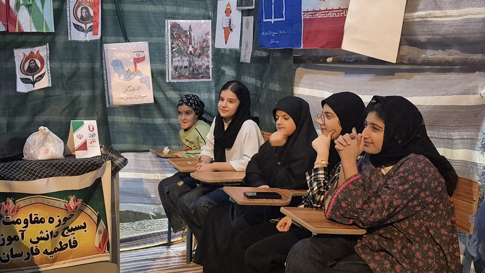 حضور دانش‌آموزان در موکب سازمان دانش‌آموزی 
