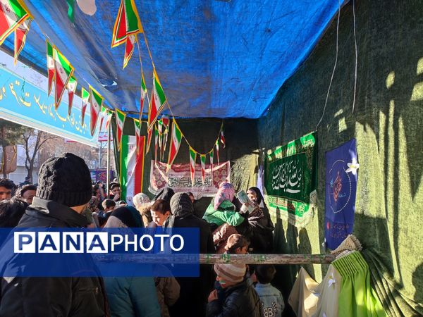 قاب پانا میزبان ساعات اولیه جشن بزرگ خیابانی در نیشابور 