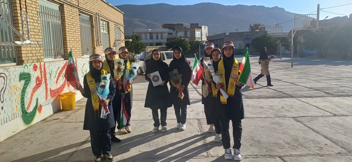 آغاز سال تحصیلی جدید با یاد شهدا و تجلیل از خانواده سردار خادمی