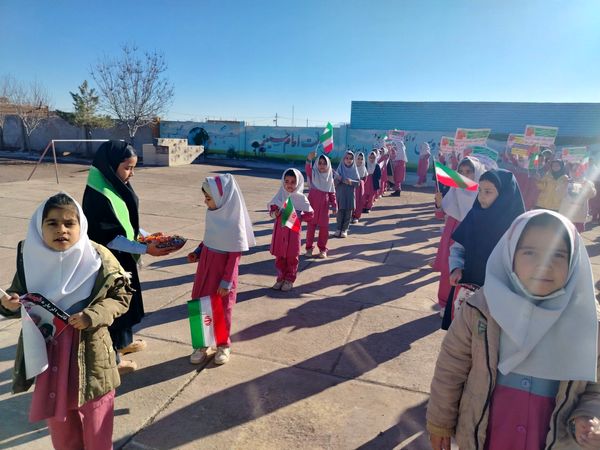 آیین بزرگداشت سردار شهید حاج قاسم سلیمانی در مدرسه ی بی بی صائب نقدی همت آباد