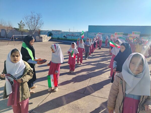 آیین بزرگداشت سردار شهید حاج قاسم سلیمانی در مدرسه ی بی بی صائب نقدی همت آباد