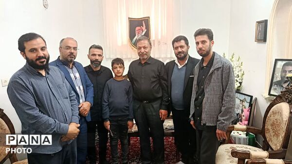 دیدار مسئولان آموزش و پرورش ناحیه یک قم با تنها بازمانده حمله هوایی به شهرک ولایت قم