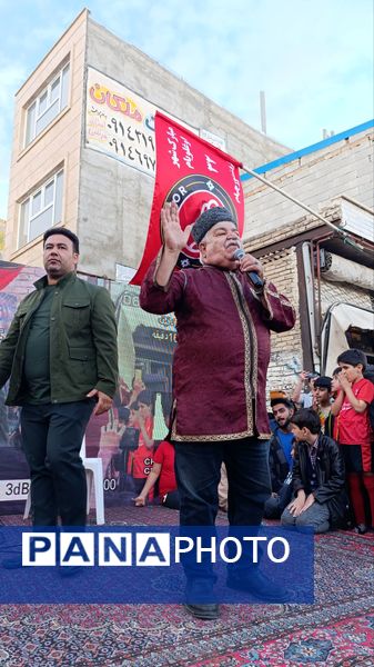 ملکان در پرتو هنر و معنویت؛ جشن میلاد امام رضا (ع) در بازار نوسازی شده