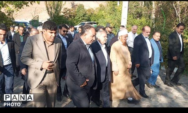 بازدید وزیر آموزش و پرورش از اردوگاه پیشتازان انقلاب شهرستان درمیان