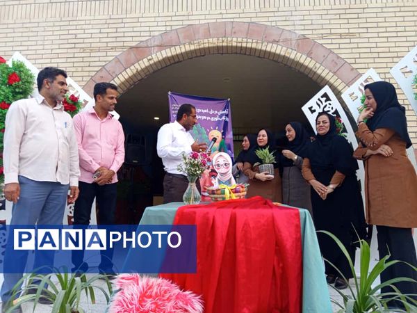 جشن «هفته سلامت روان» در مدرسه شهید سمیه میناب